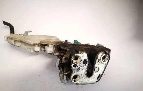 Nissan Almera Tino Rear door lock 82552bm760