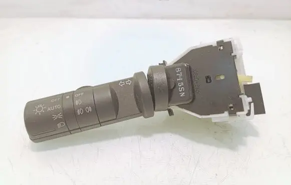 Nissan Qashqai Indicator stalk 14425
