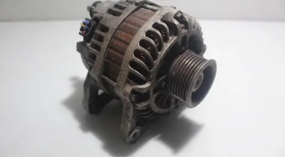 Nissan Qashqai Generator/alternator 23100BC00A