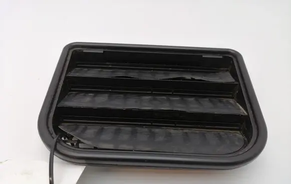 Volvo S60 Quarter panel pressure vent 