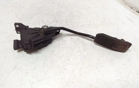 Nissan Primera Accelerator throttle pedal 18002AU410 6PV00862001