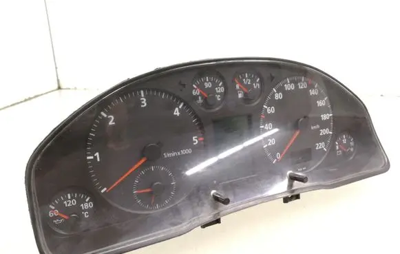 Audi A4 S4 B5 8D Speedometer (instrument cluster) 8D0919033B 110008698