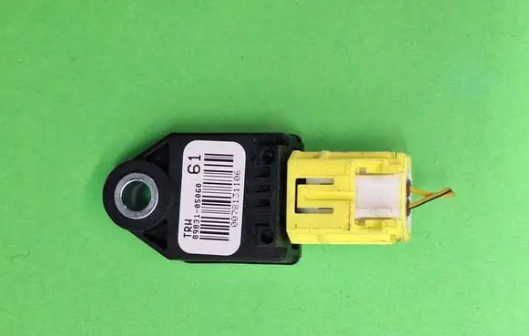 Toyota Avensis T270 Airbag deployment crash/impact sensor 8983105060 090S0TE868 9011S18A00
