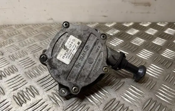 Mercedes-Benz C W203 Vacuum pump A2712300965