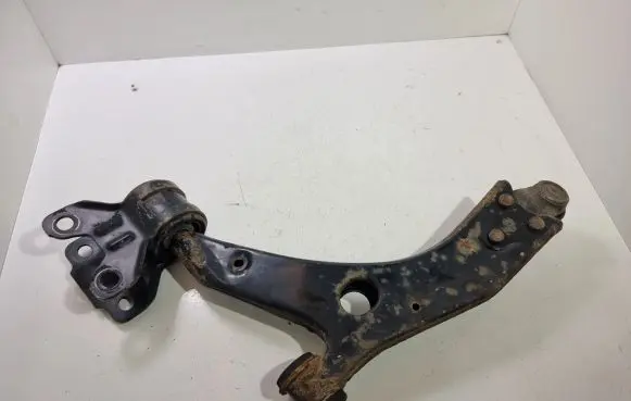 Front lower control arm/wishbone
