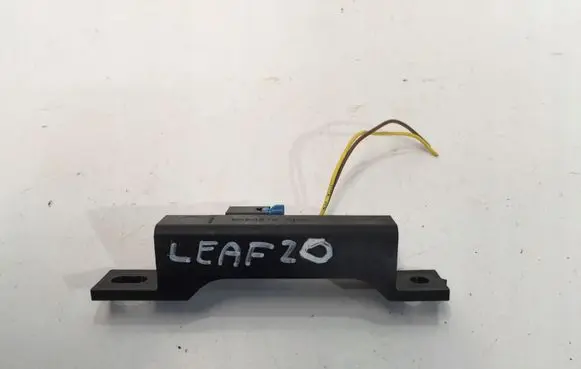 Nissan Leaf II (ZE1) Antenna control unit 5190408