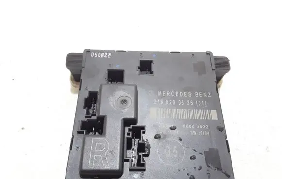 Mercedes-Benz CLS C219 Door control unit/module 2198200326