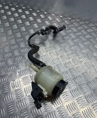 Nissan 350Z Power steering fluid tank/reservoir 
