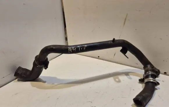 Audi A4 S4 B5 8D Engine coolant pipe/hose 058121065A
