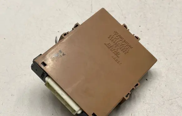 Toyota Prius (XW20) Gateway control module 8911147050 2324005290