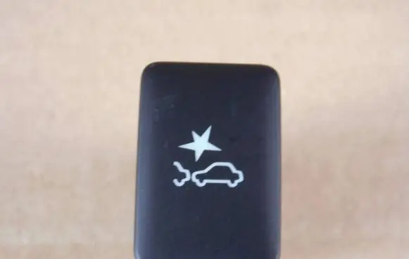 Mitsubishi Eclipse Cross Other switches/knobs/shifts 8610A183