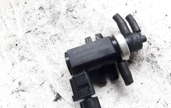 Volkswagen Golf IV Vacuum valve 