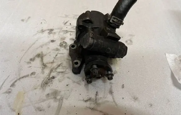 Mercedes-Benz E W210 Power steering pump 0024669201