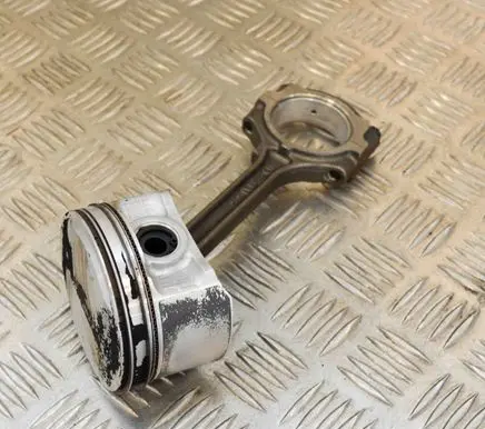 Nissan X-Trail T30 Piston 121006N200