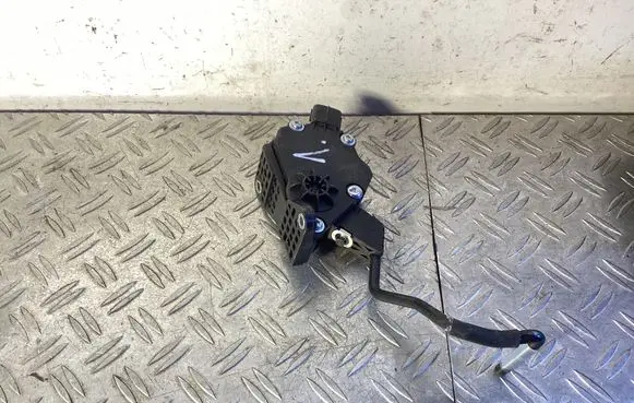 Lexus IS III XE30 Accelerator throttle pedal 7811030151 1988009750
