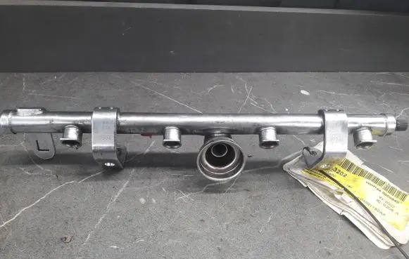 Mini One - Cooper R50 - 53 Fuel main line pipe 04891337AC