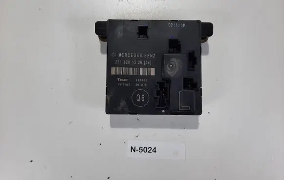 Mercedes-Benz E W211 Door control unit/module 2118201526
