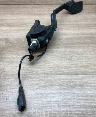 Peugeot 607 Accelerator throttle pedal 9651510780 F00C3P2342
