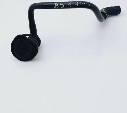 Volkswagen PASSAT B5 Vacuum line/pipe/hose 8D0611748B