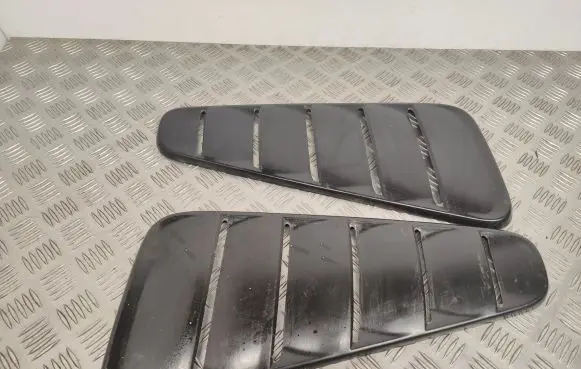 Ford Mustang V Rear side glass trim 