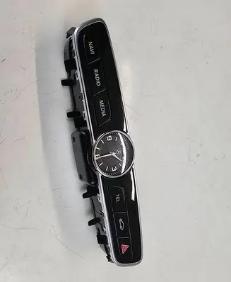 Mercedes-Benz E W238 Clock 2139054603