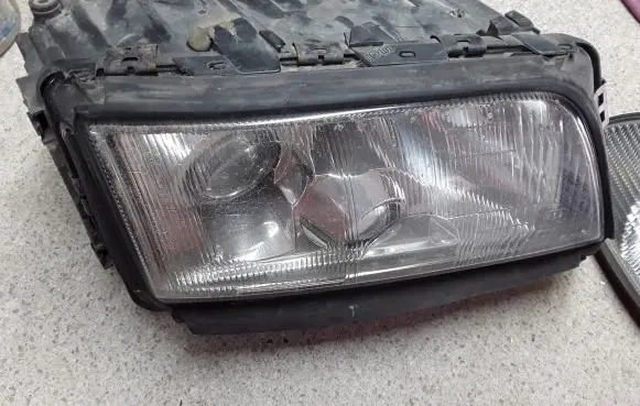 Audi A8 S8 D2 4D Headlight/headlamp 0301047212