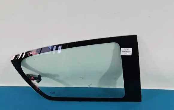 Rear door window glass
