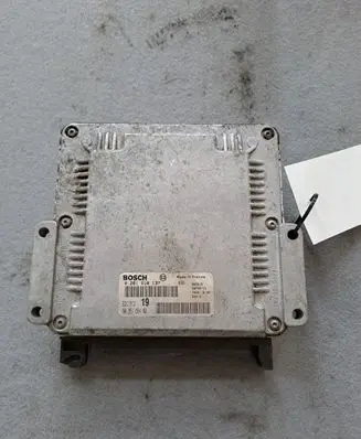 Citroen Xsara Picasso Engine control unit/module 0281010137 9635158480