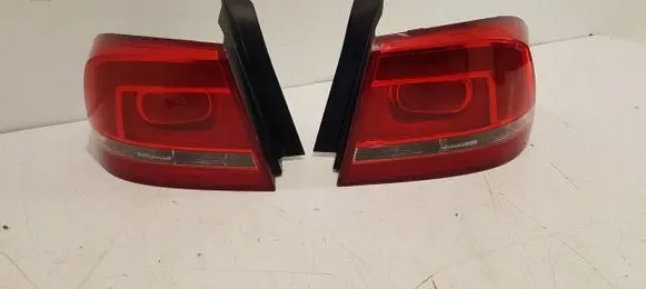 Volkswagen PASSAT B7 Rear/tail lights