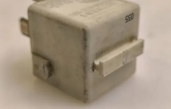 BMW 5 E39 Other relay V23134C52X90 1729004 1263