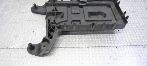 Battery box tray