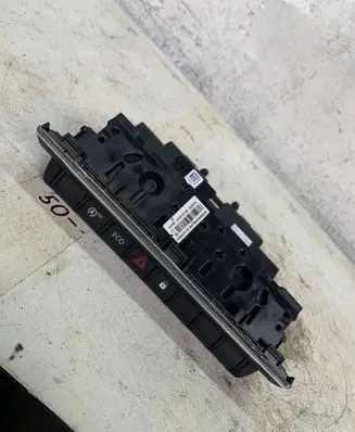 Renault Clio V Climate control/heater control trim 