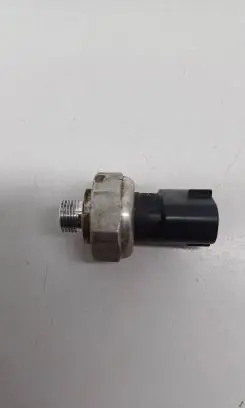 Toyota Avensis T270 Air conditioning (A/C) pressure sensor 499000 77880
