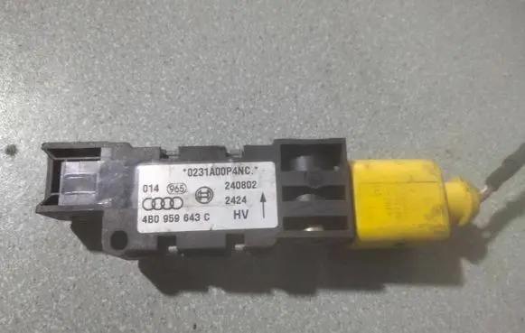 Audi A6 S6 C5 4B Airbag deployment crash/impact sensor 4B0959643C 240802 0231A00P4NC