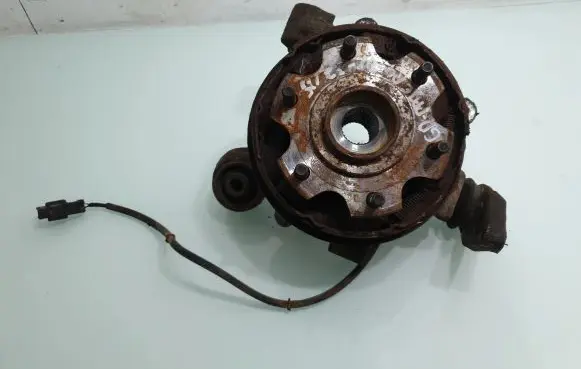 Mitsubishi Pajero Rear wheel hub