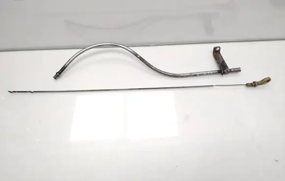 Nissan Pathfinder R51 Oil level dip stick Eb300