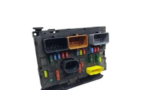 Peugeot 307 Fuse module 9659741880