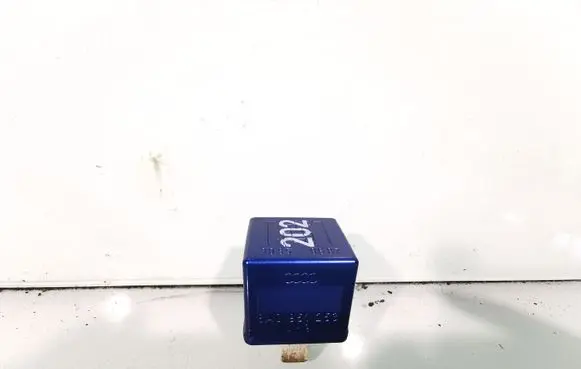 Audi A6 S6 C5 4B Other relay 8A0951253