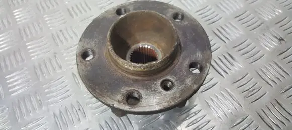 BMW X5 E53 Rear wheel hub