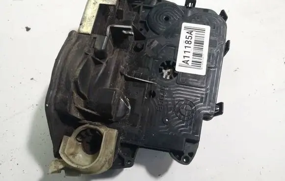 BMW 3 E90 E91 Front door lock 