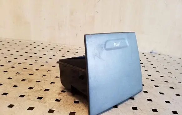 Ashtray (front)