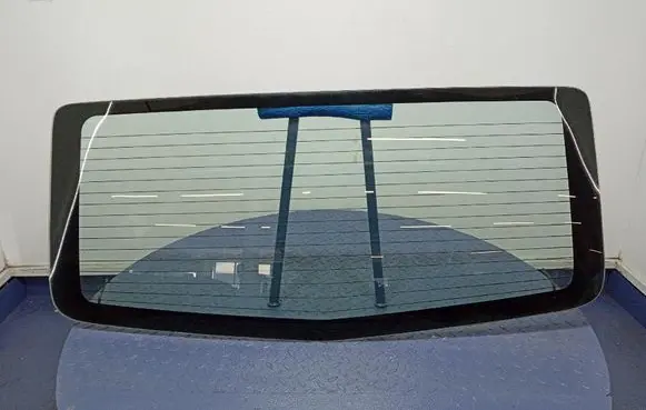Opel Vivaro Rear windscreen/windshield window 