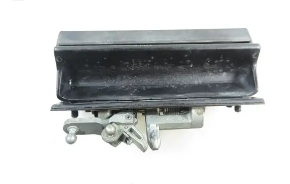 Seat Toledo II (1M) Rear door exterior handle/bracket 1M5827561E