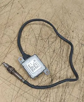 Mercedes-Benz ML W166 Lambda probe sensor A0009057100