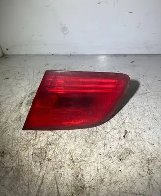 Tailgate rear/tail lights