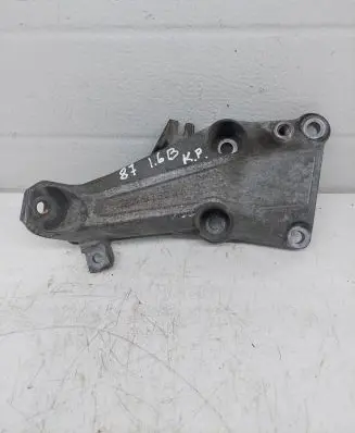 BMW 1 E81 E87 Engine mounting bracket 6760307