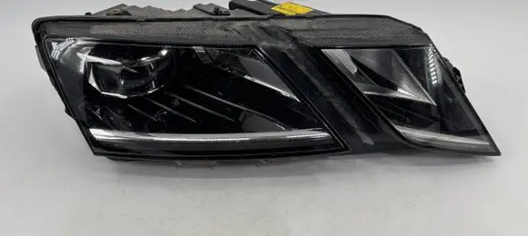 Skoda Octavia Mk3 (5E) Headlight/headlamp 5E1941016D K297K15