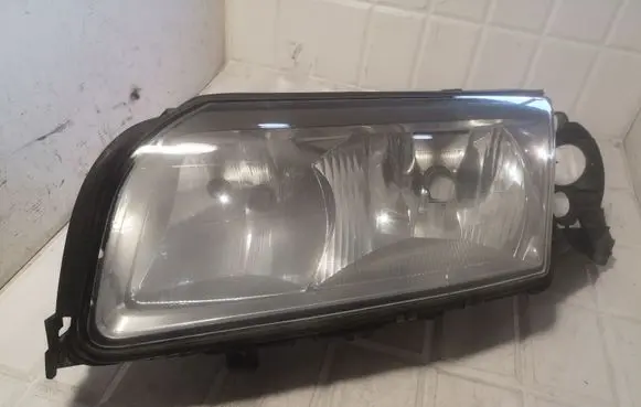 Volvo S80 Headlight/headlamp 8600470 89004438