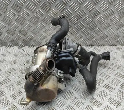 Volkswagen Jetta VI EGR valve cooler 04L131512AA