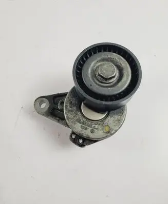 Skoda Superb B8 (3V) Generator/alternator belt tensioner 04L903315A 04L903315